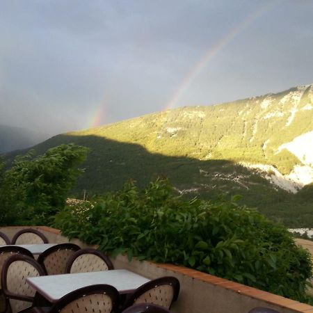 Mas Du Colombier Bed and Breakfast Saint-André-les-Alpes Exteriör bild